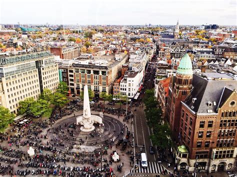 DAM SQUARE .